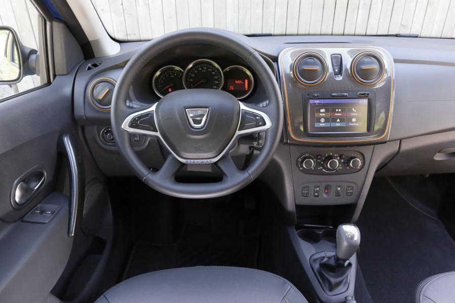Панель приборов Dacia Logan MCV Stepway 2017 года  (WW) (фото 51 из 53)